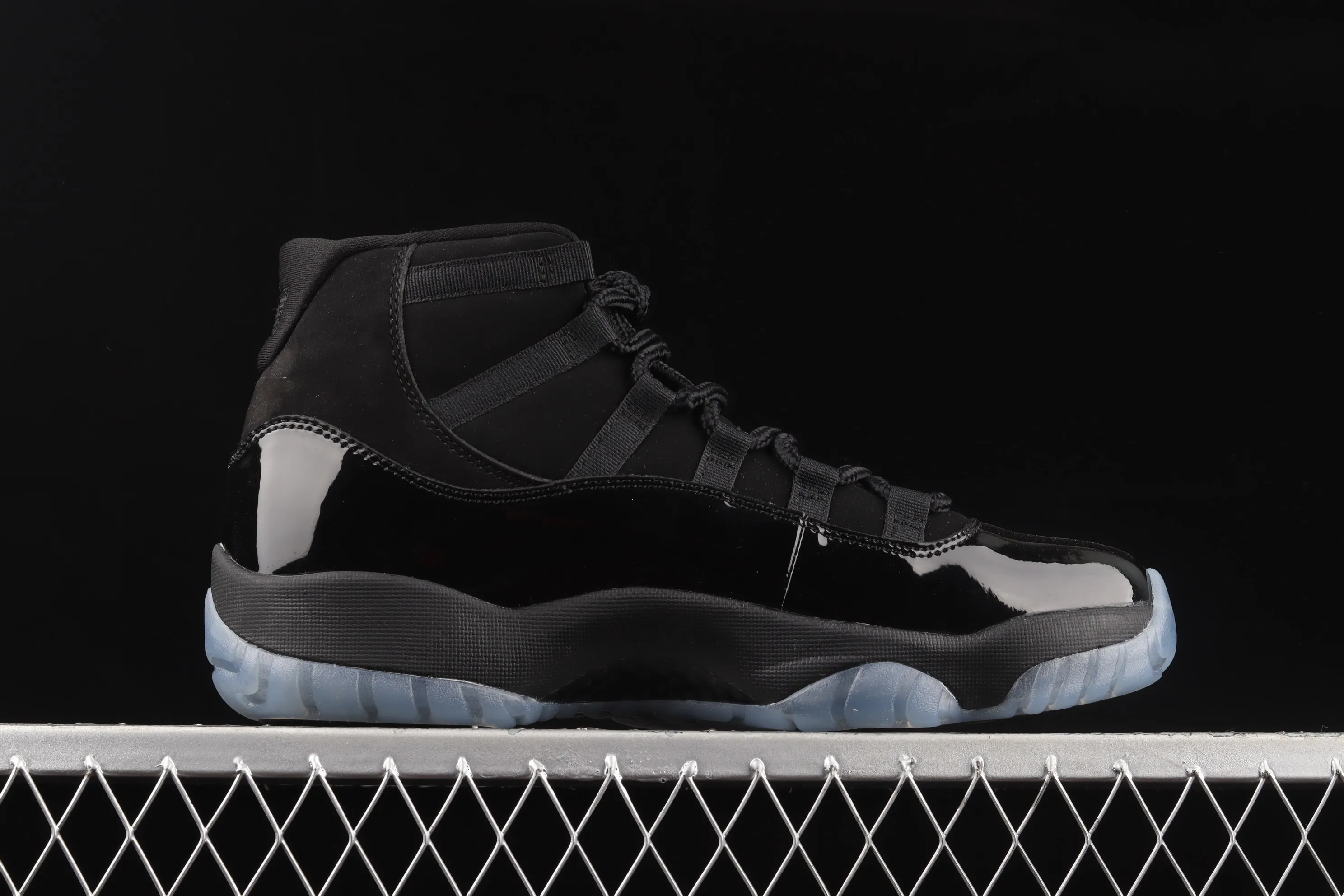 All categories Air Jordan Jordan series basketball shoes Air Jordan 11 F version Air Jordan 11 "Cap and Gown" AJ11 Joe 11 Black Gamma Black Warrior 378037-005